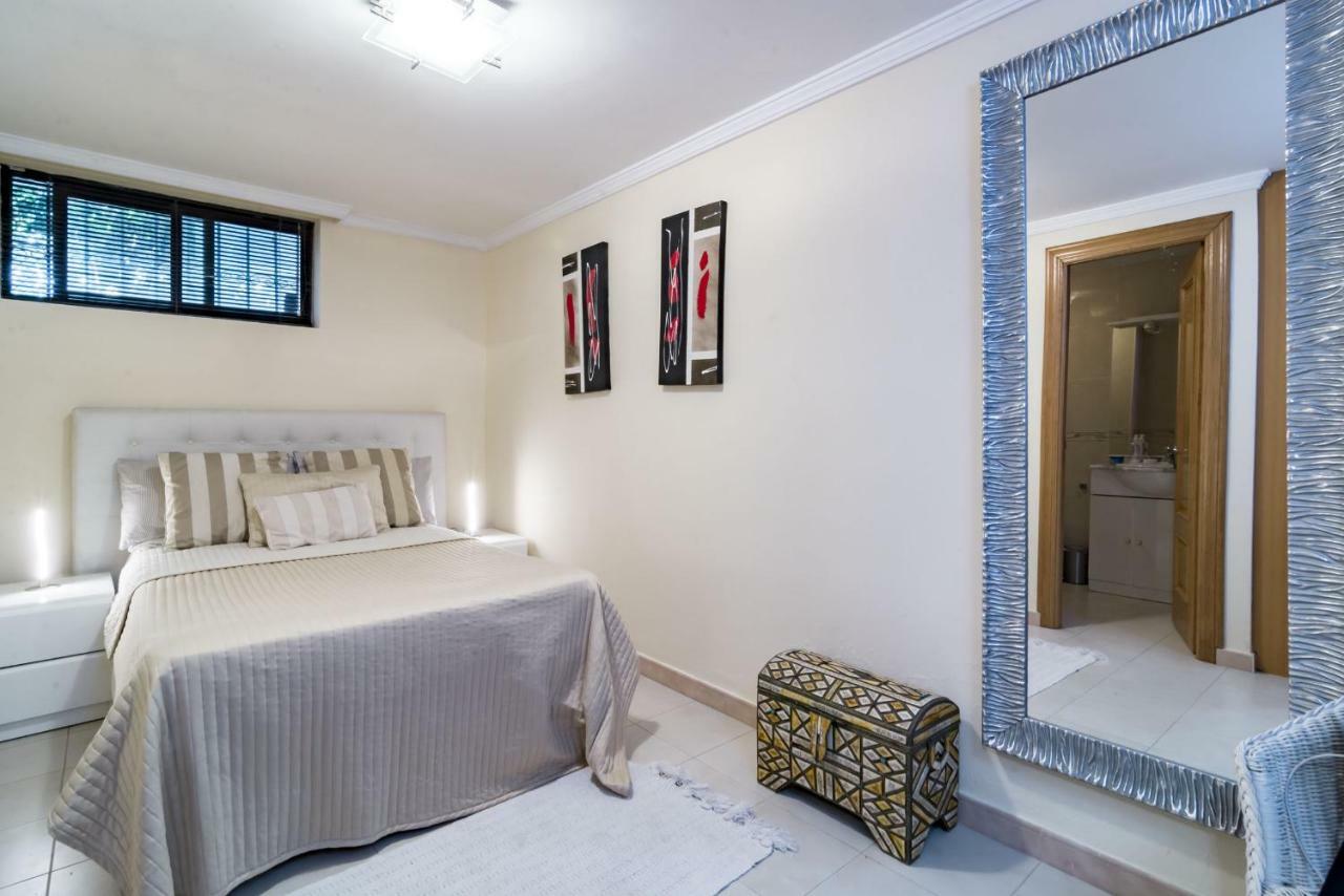 Villa Casakhan, Beautiful Luxury Villa, マルベーリャ エクステリア 写真